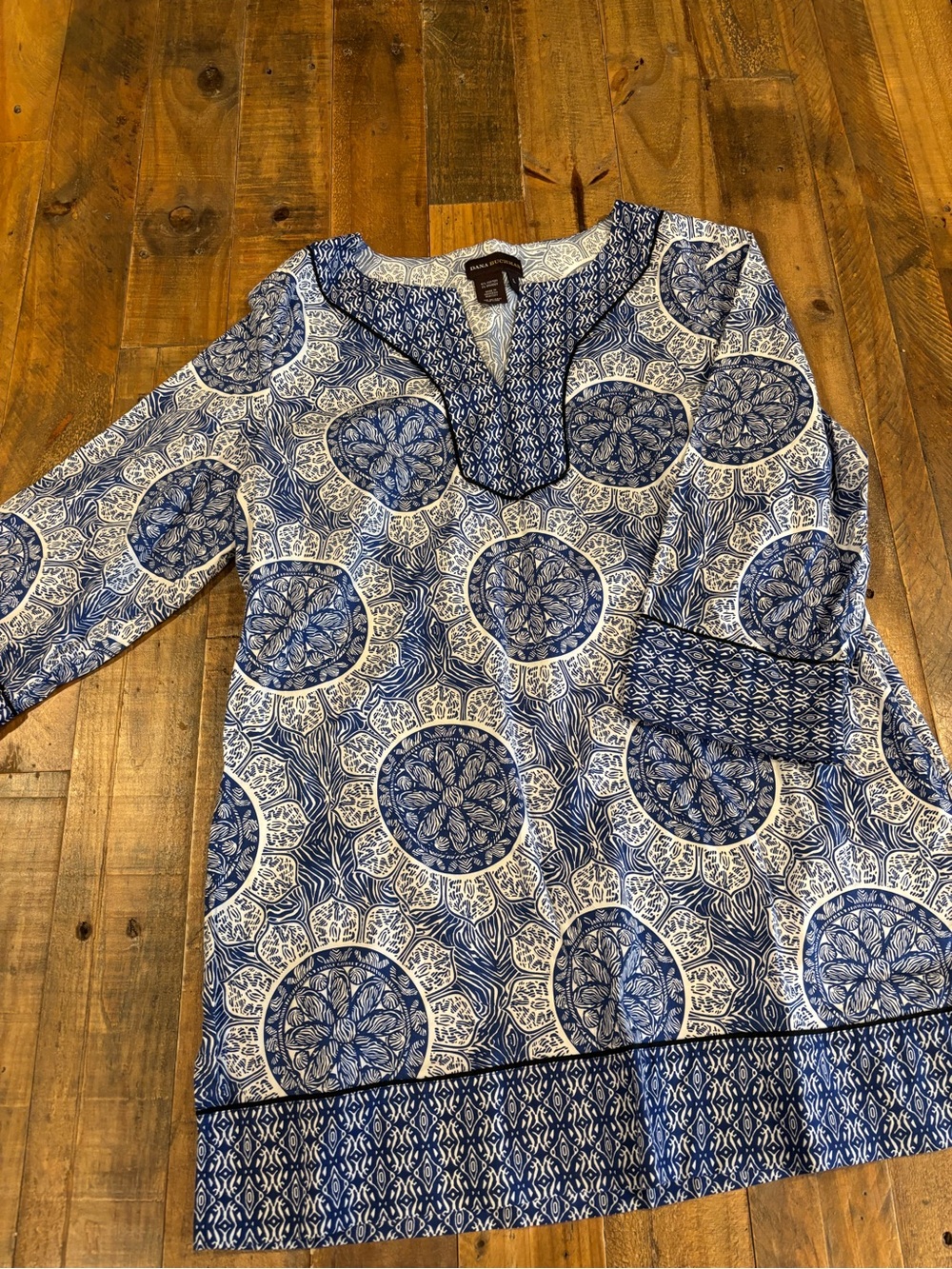 Dana Buchman Navy & White Medallion Print Tunic